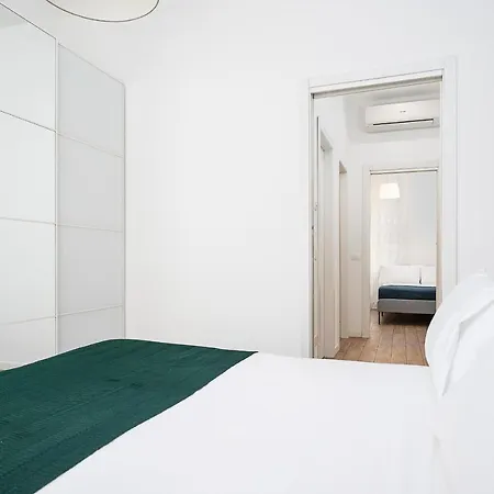 Lägenhet Hemeras Boutique Homes - Smart Flat With Balcony Near The City Center *